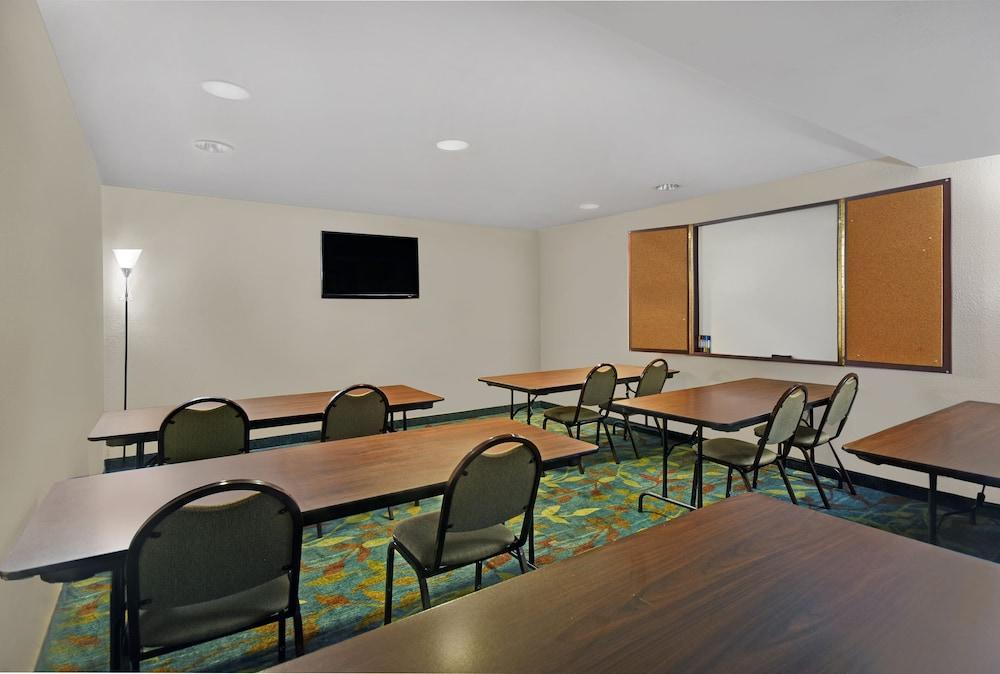 Candlewood Suites Columbia-Fort Jackson By Ihg Eksteriør bilde
